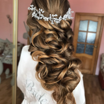 Зачіска
                    Парикмахер-визажист Юлія Львов