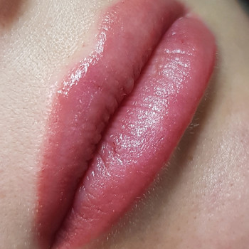 Напилення губ "Акварель"
                    Студия татуажа Майстерня перманентного макіяжу Олени Олійник Львов