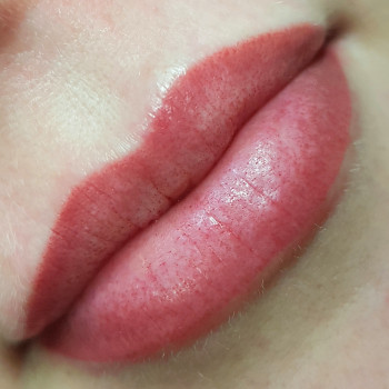 Напилення губ "Акварель"
                    Студия татуажа Майстерня перманентного макіяжу Олени Олійник Львов