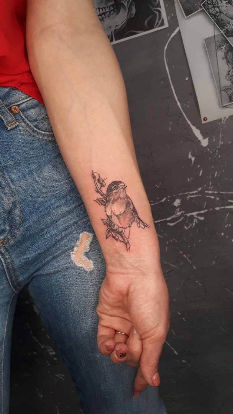 Милий горобець 6х4 см, 2200 грн., фото - Тату салон Штаб-Квартира Tattoo Studio
