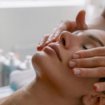 Масаж обличчя
                    Косметолог Валентина Київ