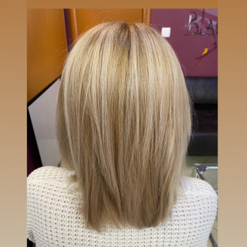 Складне або однотонне фарбування/висвітлення волосся/фарбування сивини
                    Салон красоты Blackberry Киев