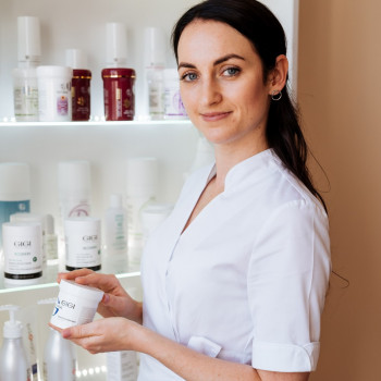 Підбір професійної косметики для домашнього догляду.