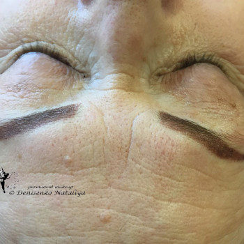 Пудровые брови.