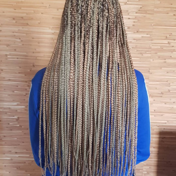 Афрокосички, брейди, зізі, дреди, сінігалки, афрокудрі, боксерські
                    Перукар Ирина Житомир