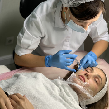 Плазмоліфтинг або плазмотерапія (PRP)
                    Врач-косметолог Марина Черкассы