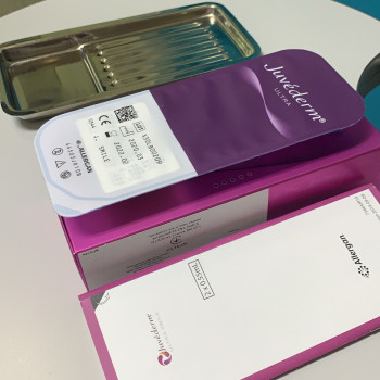 Корекція обʼєму та форми губ
                    Врач-косметолог Марина Черкассы