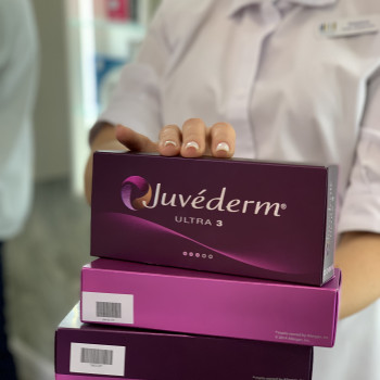 Корекція обʼєму та форми губ
                    Врач-косметолог Марина Черкассы