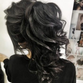 Свадебная причёска
                    Візажист Жанна Буча