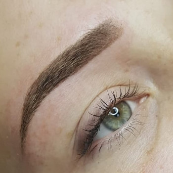 Коррекция и окрашивание бровей
                    Мастер перманентного макияжа Юлия Лисицына Днепр