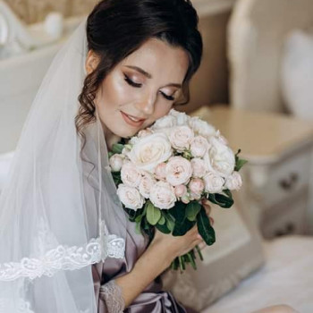 Макіяж
                    Візажист Ірина Львів