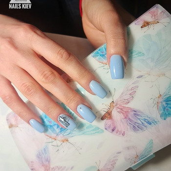 Маникюр с покрытием ногтей
                    Подолог Наталия Киев