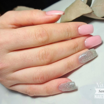 Маникюр с покрытием ногтей
                    Подолог Наталия Киев