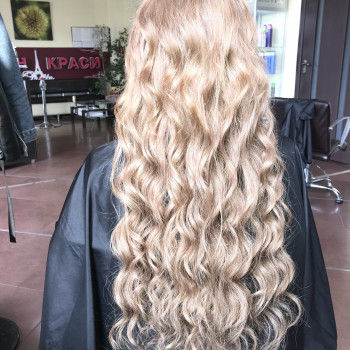 Пилинг головы + питательная маска + укладка на локоны
                    Трітментолог Люда Київ