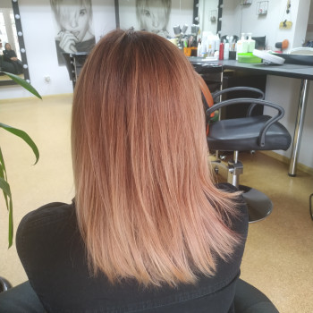 Окрашивание шатуш
                    Парикмахер Алена Днепр