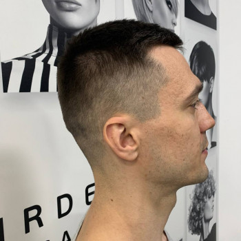 Мужская Стрижка
                    Салон красоты InstaBeauty Киев