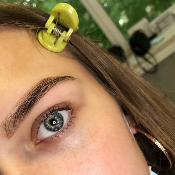 Корекція і фарбування брів