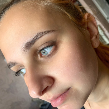 Коррекция и окрашивание краской
                    Бровіст Анастасия Кривий Ріг