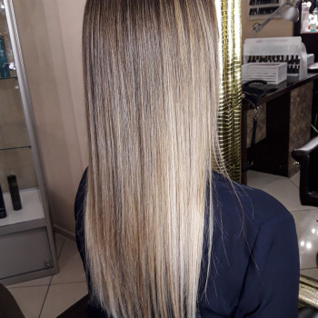 Окрашивание волос Airtach
                    Перукар-універсал Ангелина Маріуполь