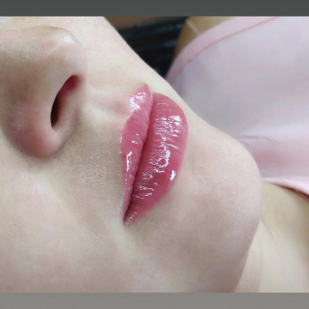 Перманентный макияж губ