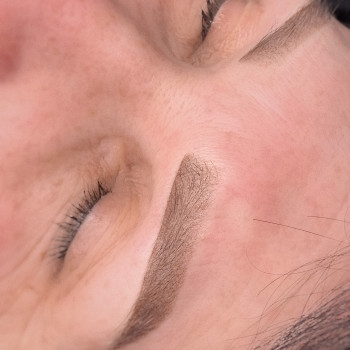 Перманентный макияж - пудровое напыление
                    Мастер перманентного макияжа Юлия Заворотченко Николаев