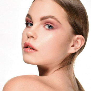 Ксенія Мироненко, Вишневе Фото - 8