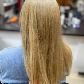 Складне або однотонне фарбування/висвітлення волосся/фарбування сивини
                    Салон красоты Blackberry Киев