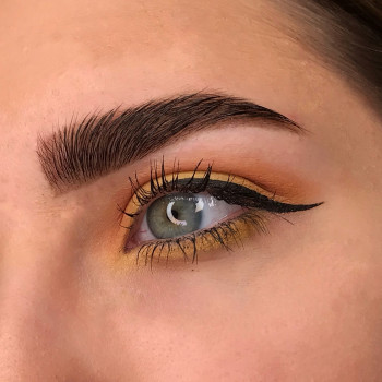 Коррекция бровей