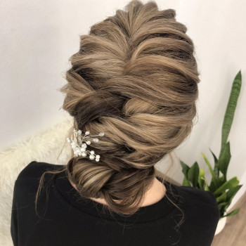 Стрижка женская
                    Салон красоты MK Novik Запорожье