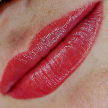 Перманентный макияж губ