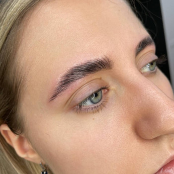 Коррекция бровей
                    Бровист Кристина Харьков