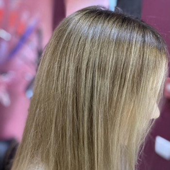 Складне або однотонне фарбування/висвітлення волосся/фарбування сивини
                    Салон красоты Blackberry Киев