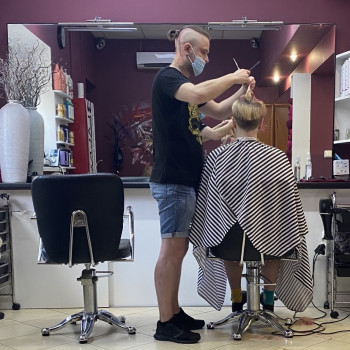 Стрижки жіночі/кінчики
                    Салон красоты Blackberry Киев