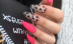 Нарощення нігтів Нігтьова студія Candy Beauty Bar Львів