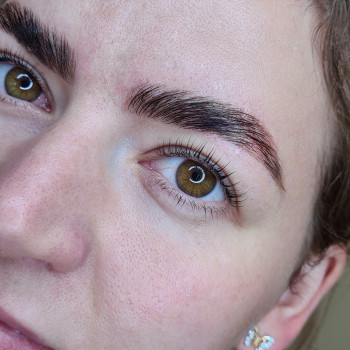 Ламінування вій та брів