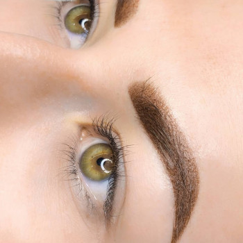 Перманентный макияж бровей
Пудровые брови