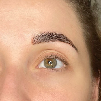 Ламінування брів