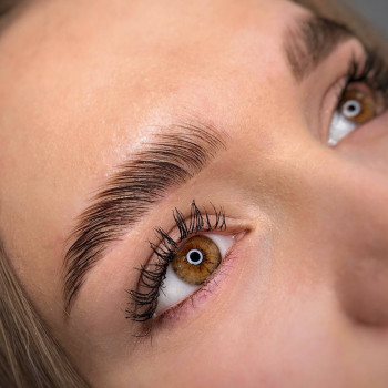 Довготривала укладка брів
                    Майстер перманентного макіяжу Наталя Львів