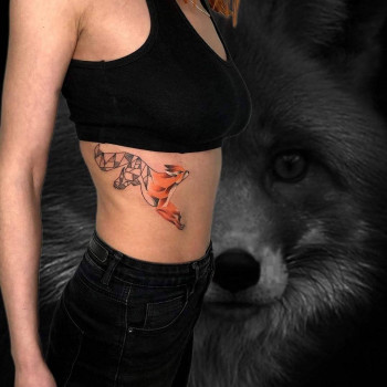 Тату лиса на боку, фото - Студия татуажа Taurus