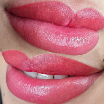 Перманентный макияж
                    Косметолог-ін'єкціоніст Алина Дніпро