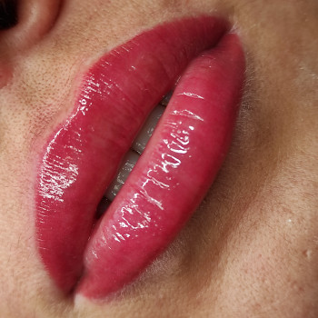 Перманентний макіяж губ