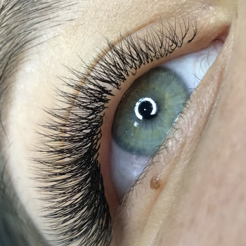 Наращивание ресниц 2d объём