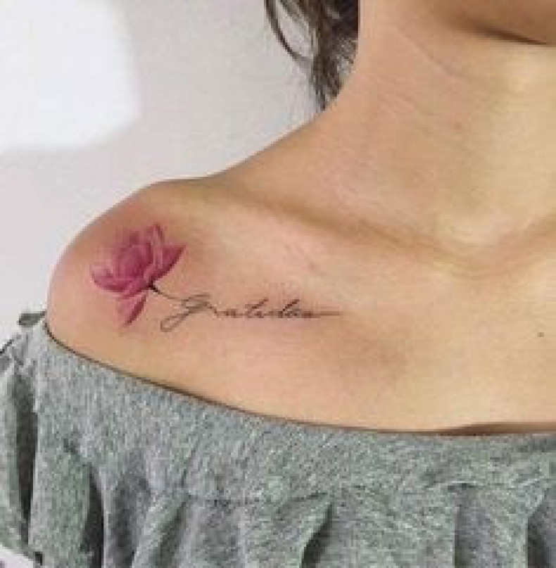 Женские на плече цветные, фото - Мастер татуажа Ирина Агапова