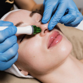 Гидропилинг (hydrofacial)
                    Косметолог-ін'єкціоніст Светлана Полтава