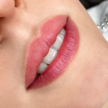 Перманентный макияж губ
                    Мастер перманентного макияжа Ксения Кобылянская Киев