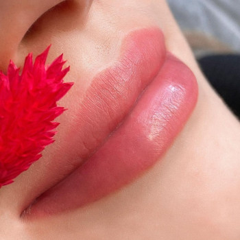 Перманентный макияж губ
                    Мастер перманентного макияжа Ксения Кобылянская Киев