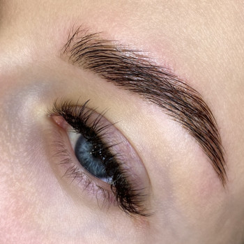 Долговременная укладка бровей и окрашивание