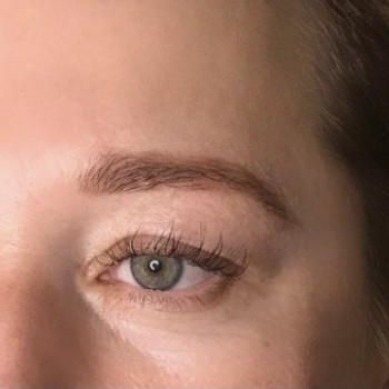 Окрашивание бровей