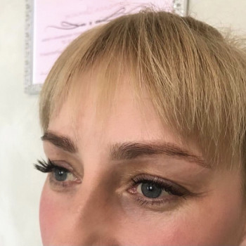 Моделирование и окрашивание бровей краской Levissim