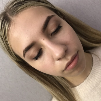 Моделирование и окрашивание бровей